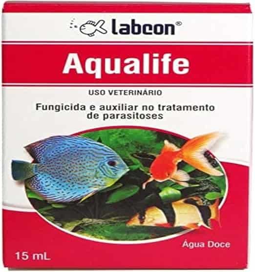 Curadoria AquaTC 21 Embalagem vermelha do fungicida líquido Labcon Aqualife para peixes.